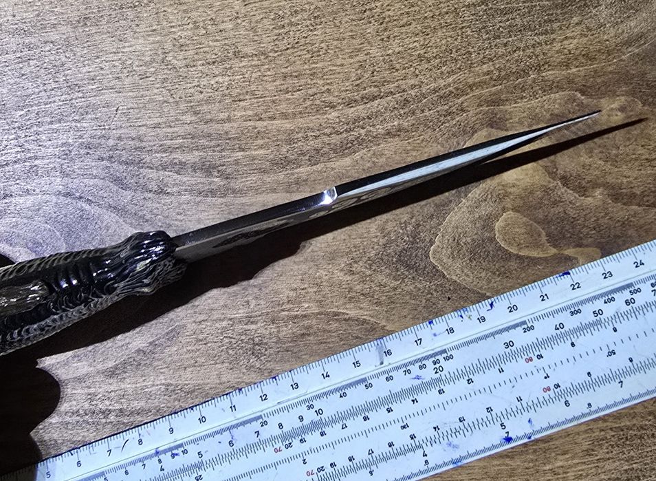 Нож туристический