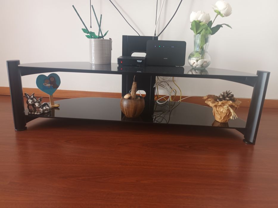 Móvel de TV em vidro