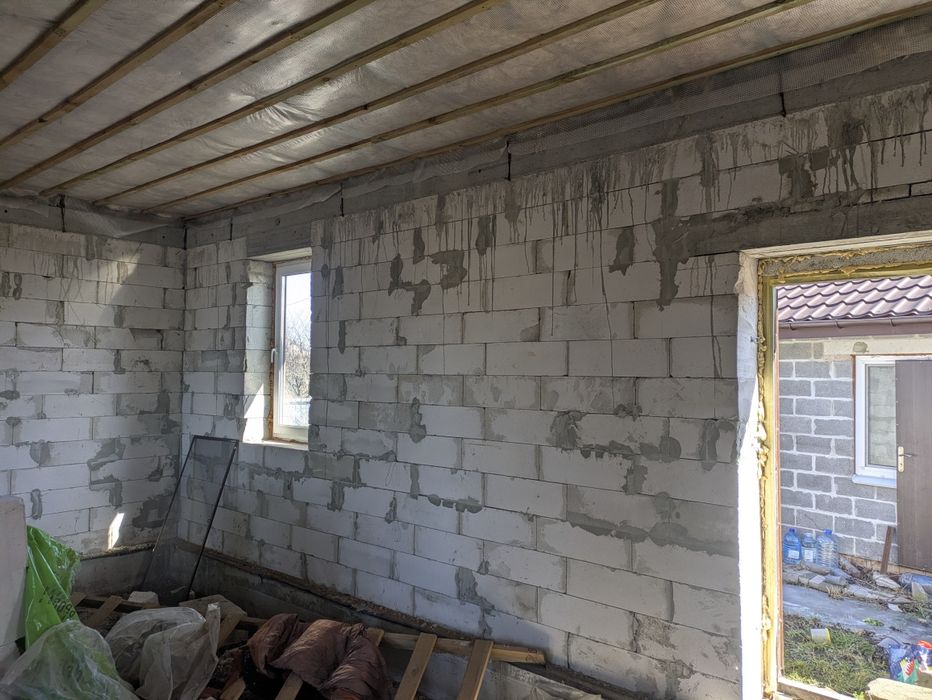 Продається БЕЗ КОМІСІЇ ТЕРМІНОВО недобудований будинок для тих, хто мр