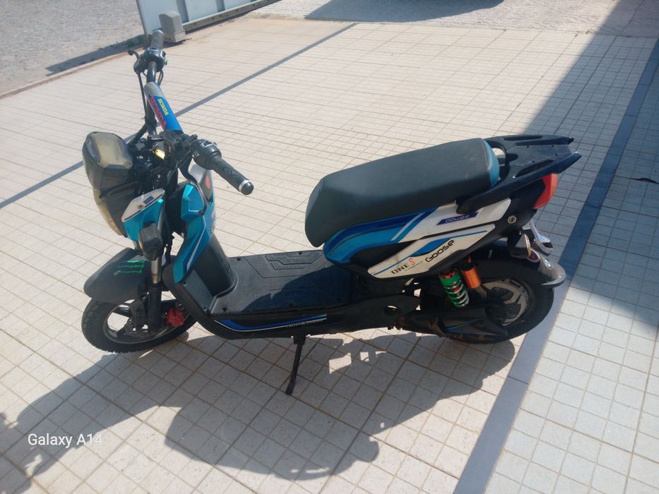 Vende-se bicicleta eléctrica