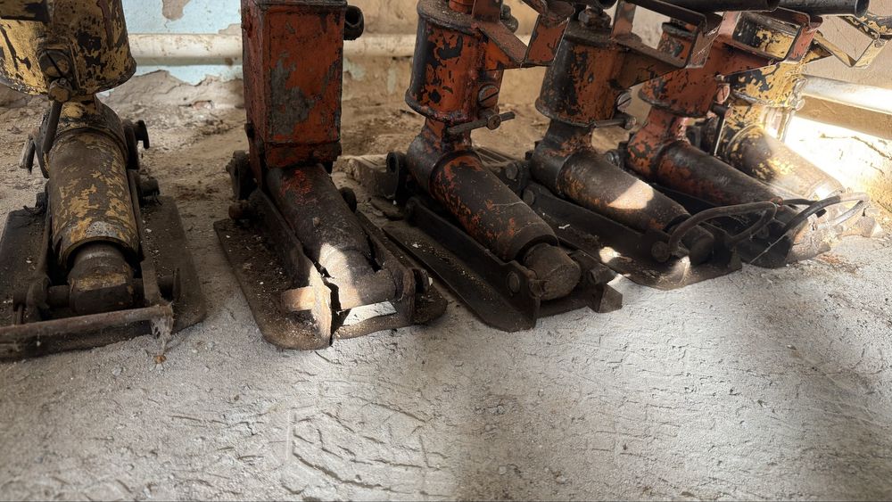 Гідравлічний рихтувальник ГР-12