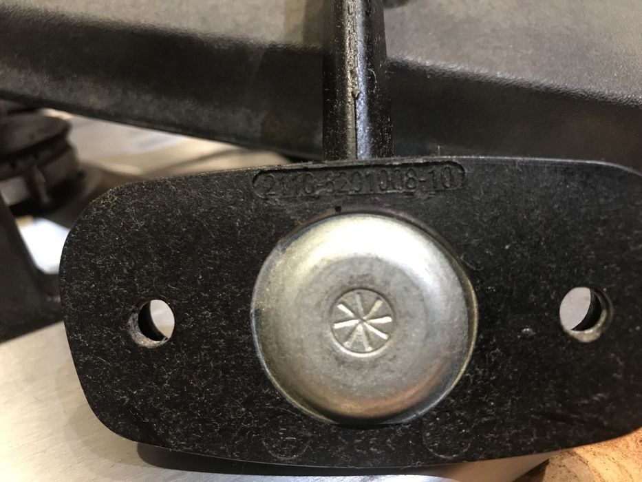 Заднє дзеркало Lada 2110