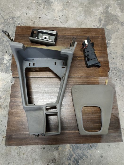 Consola central BMW e34 em cinza