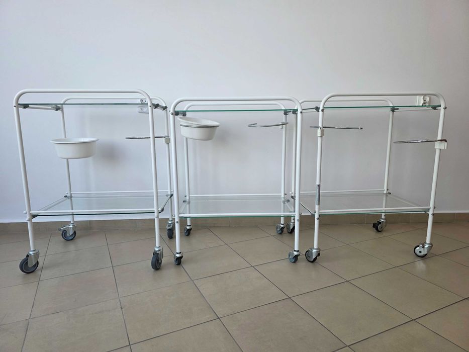 3 stoliki zabiegowe Stolter na kółkach.