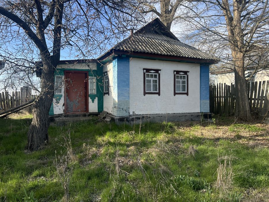 Продам хату в селі срочно!!