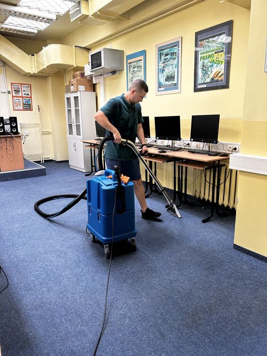 Pranie tapicerki meblowej, tapicerki samochodowej, wykladziny biurowej