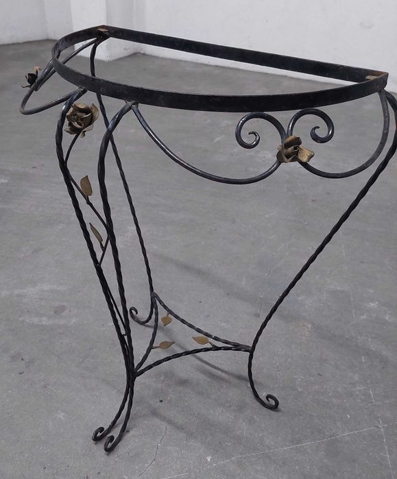 Credência ou mesa de apoio em ferro antiga64553252983939121