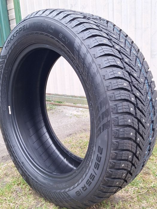 Зимовий NOKIAN 235 55 18 шип
