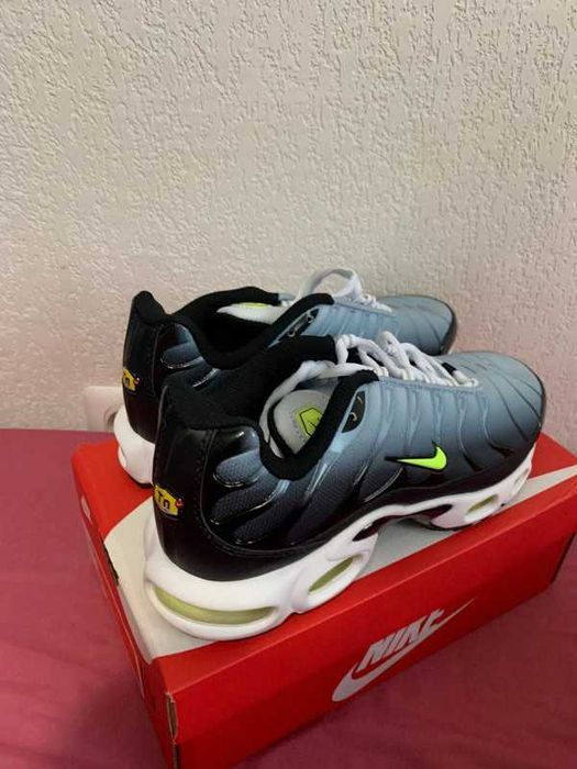 Ténis Nike TN novos tamanho 42