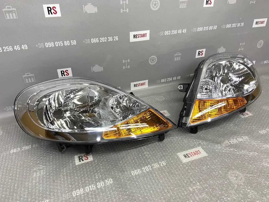 Фари передні на Opel Vivaro Опель Віваро фара 2007-2014 8200701356