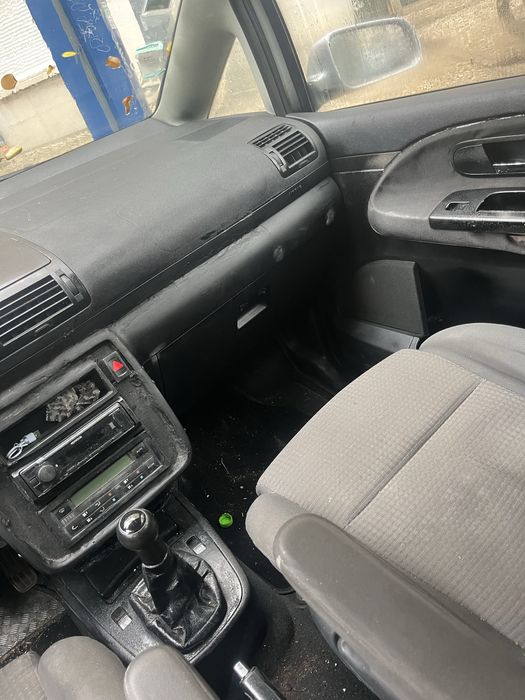 Carinha de 7 lugares