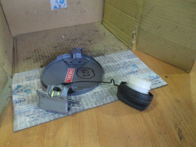 Tampa depósito combustível TOYOTA Yaris (_P9_)