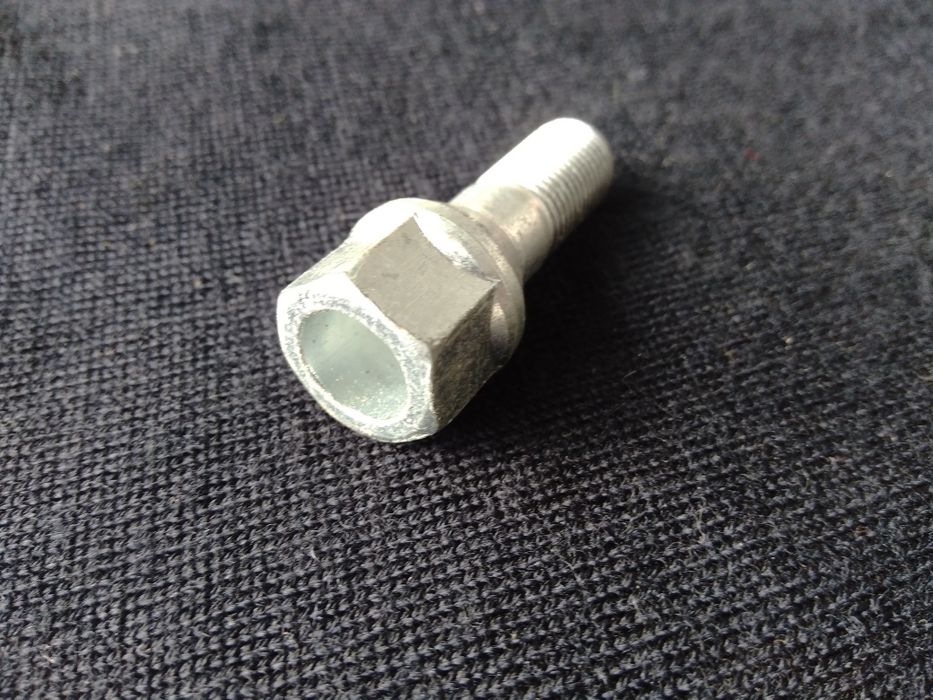 Болты колесные М12, М14