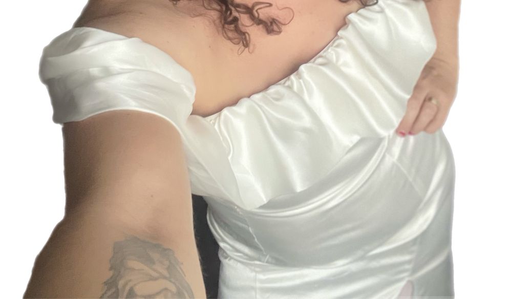 Kremowa sukienka maxi satyna L 40 hiszpanka rozciecie falbanka