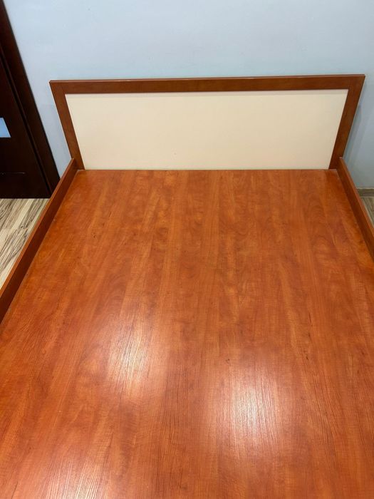 Łóżko sypialniane