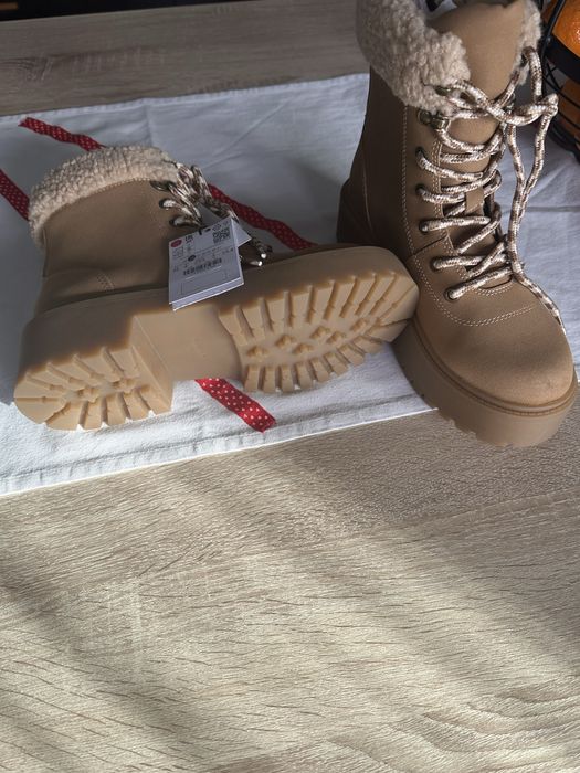 Botas e Sandálias novos