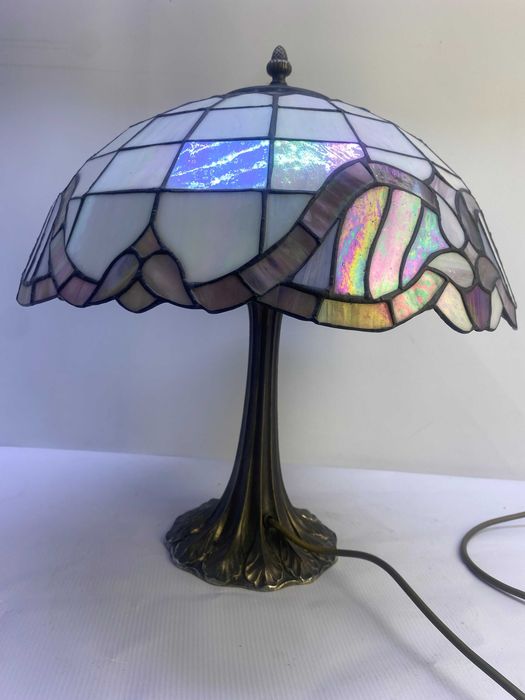 Lampa witrażowa stołowa