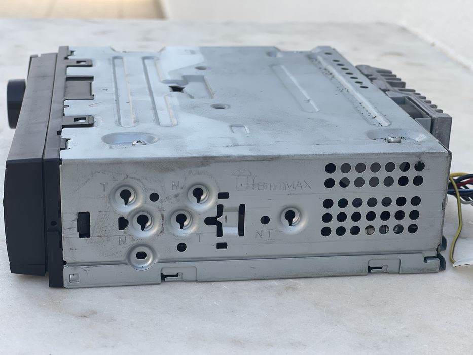 Auto radio Pioneer com USB