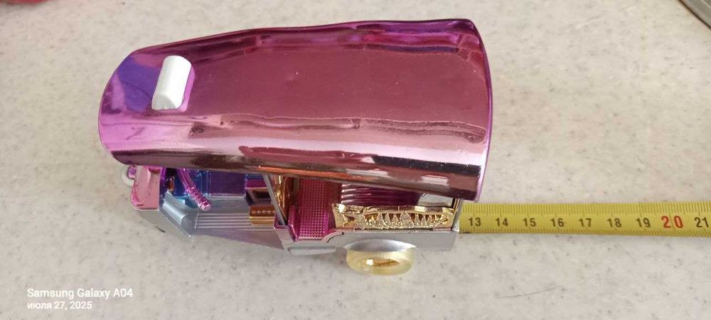 Продаю модель тук-туктакси вТаиланде игрушечный трёхколёсный велосипед