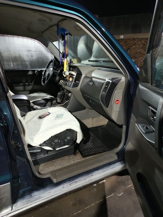 MITSUBISHI Pejero Grand Wagon