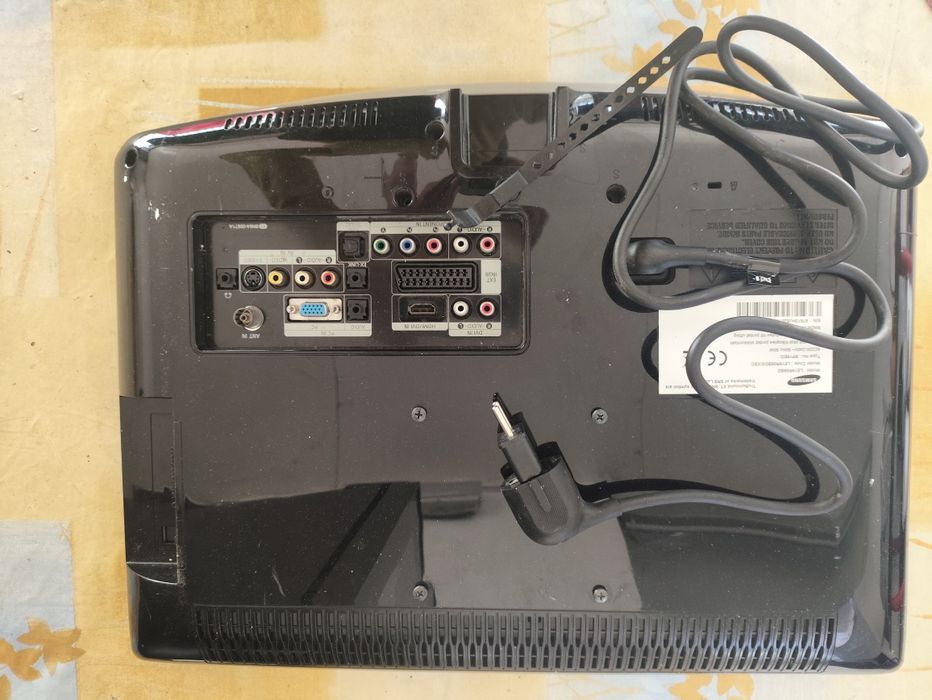 Samsung Monitor with some signs of use without the base64584622446338124