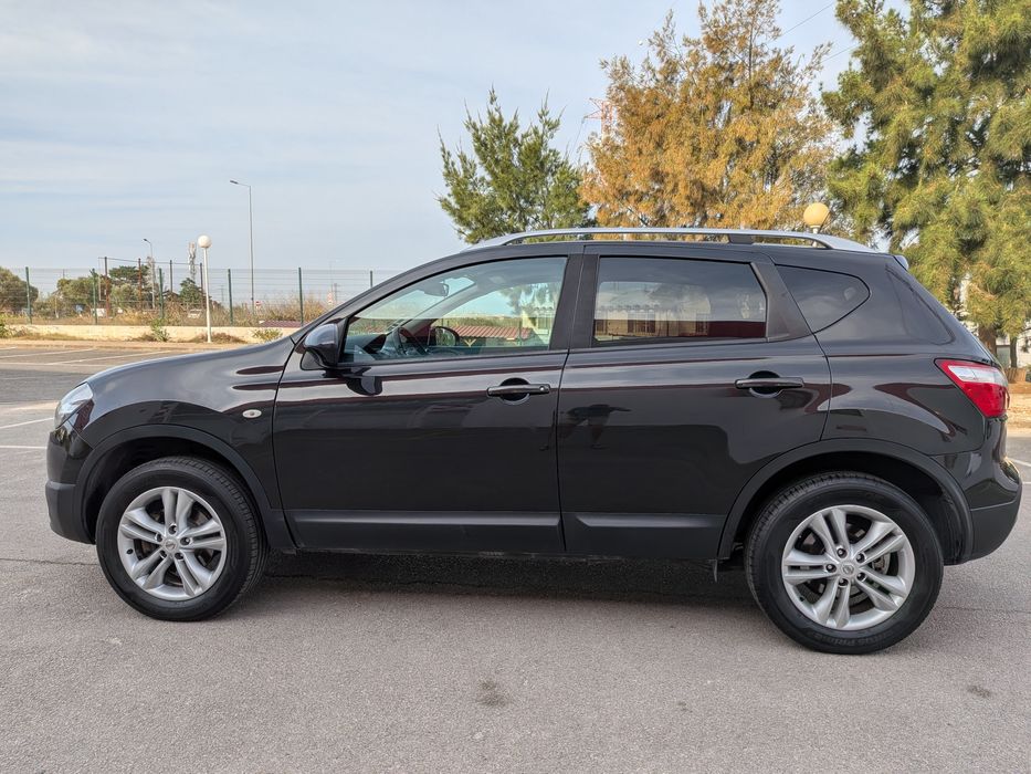 Nissan Qashqai 1,5DCI com 136 mil km. Livro Revisões
