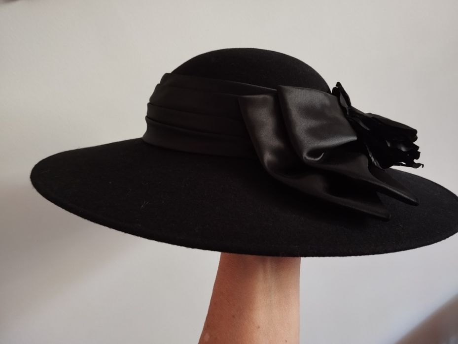 Chapéu/Capeline preto com 40cm de aba