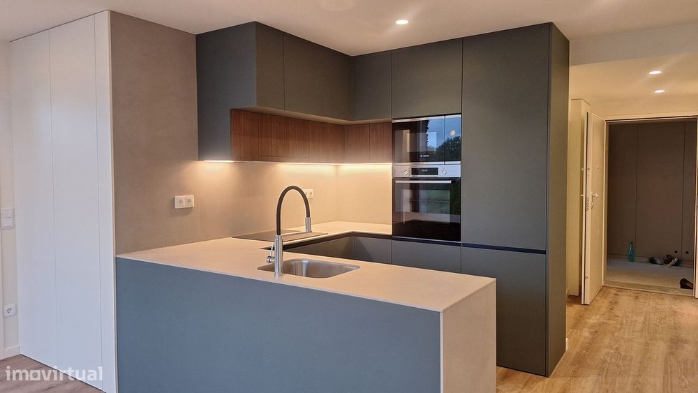 Apartamento T2 Varanda | Garagem|proximo cento Gaia| Pronto habitar — Mafamude E Vilar Do Paraíso, Porto