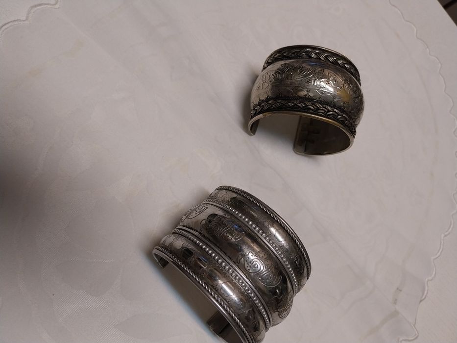 Duas pulseiras prata Indiana impecáveis