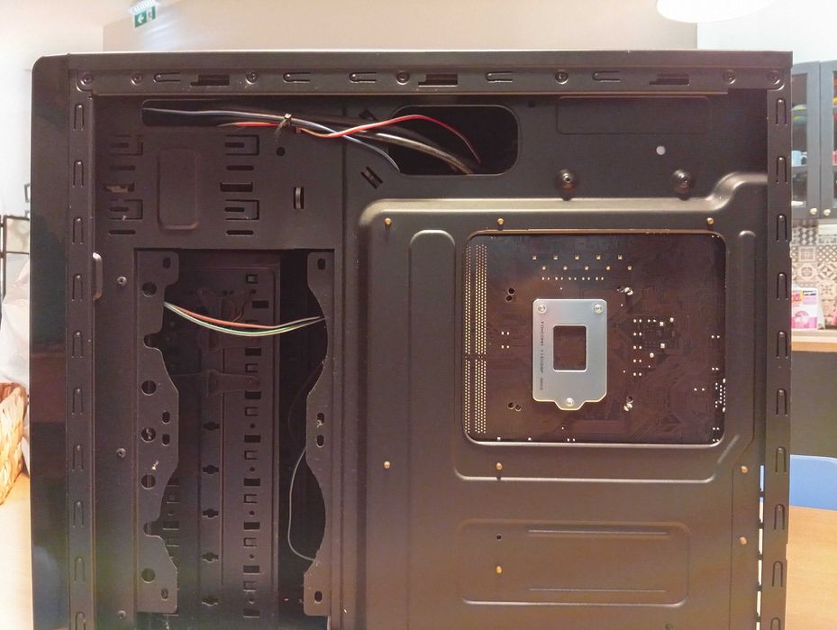 TOWER Proc. Intel i7-2600K 3.40GHz 8GB 120GB SSD Asrock B75 Pro3-M