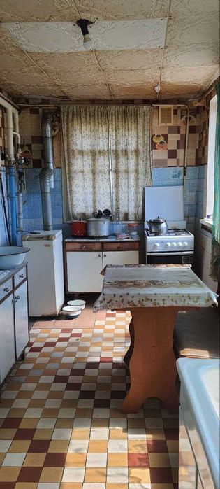 Продам будинок  м. Зміїв