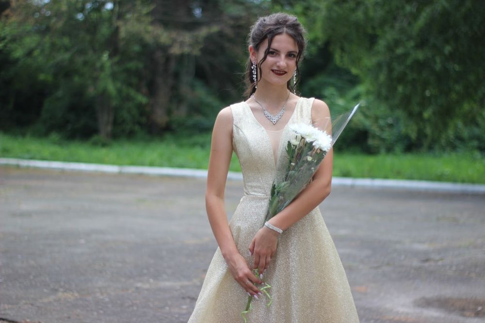 ВИПУСКНА СУКНЯ. Стан хороший