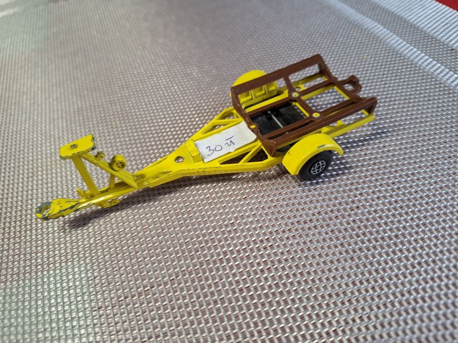 Matchbox przyczepa king size traier skala 1:43