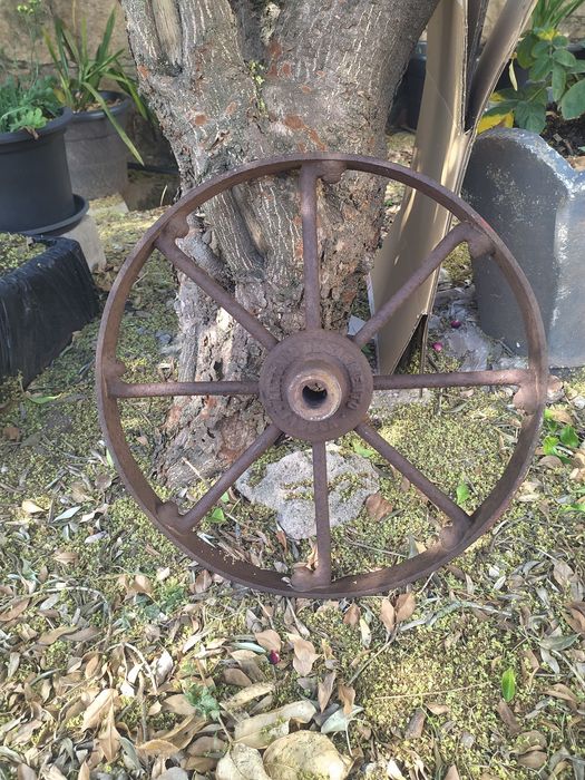 Roda antiga em ferro