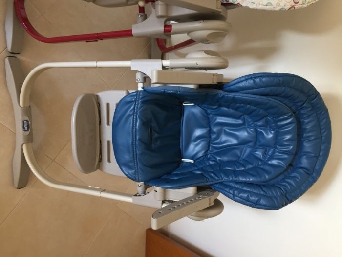 Duas cadeiras refeição bebé / criança Chicco Polly Magic 0m+