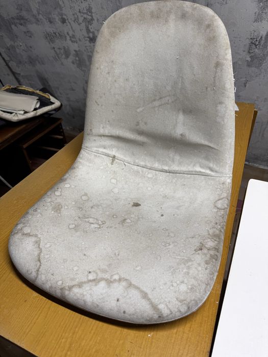 Перешиваємо меблі а також стелі автомобілів. Ціна за домовленістю.