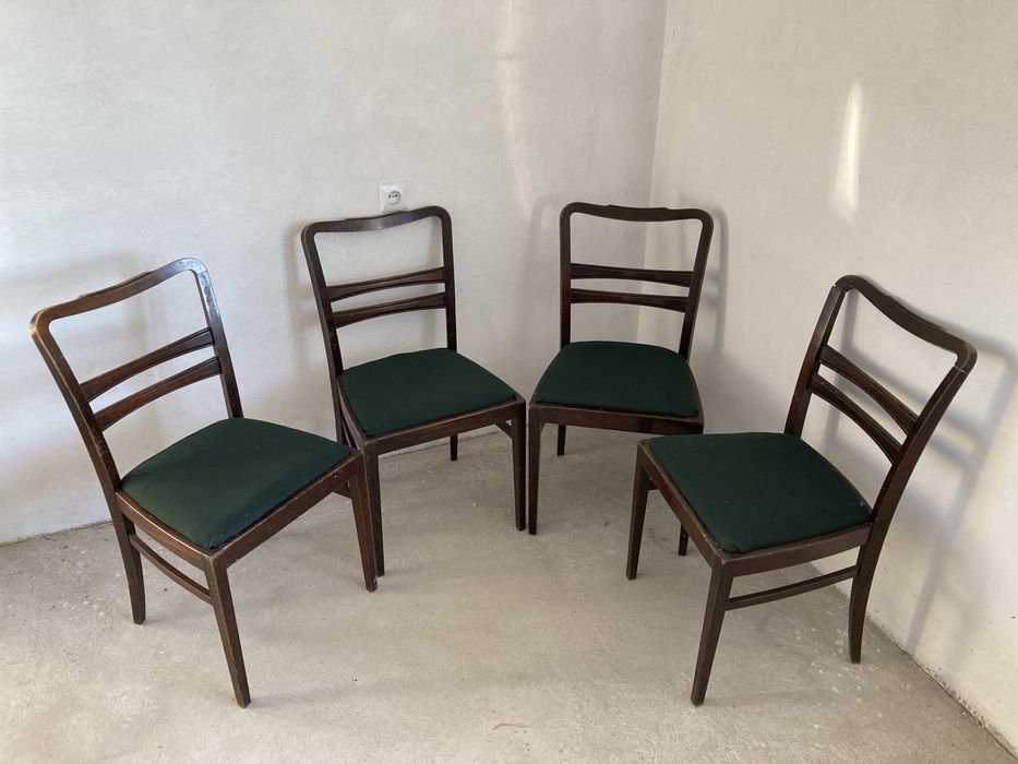 Krzesła gięte retro.