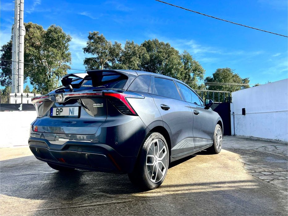 MG MG4 64 kWh Luxury