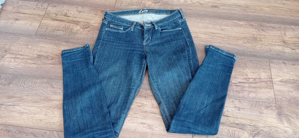 Rurki Levi's z zamkami