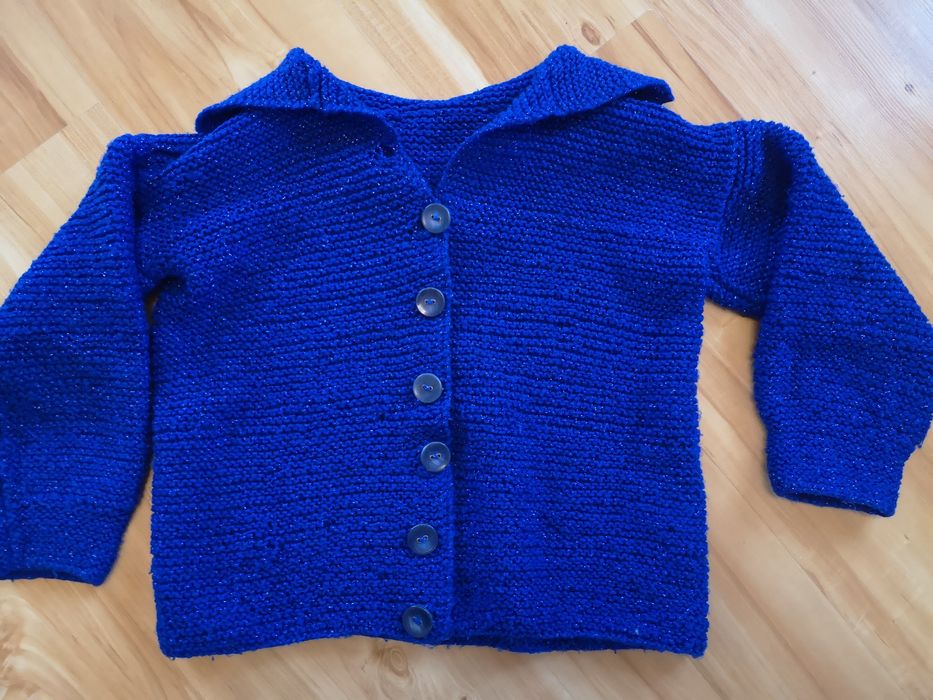 Sweterek świąteczny 128