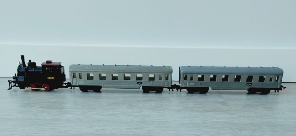 Locomotiva a Vapor + carruagens inox, H0 1:87