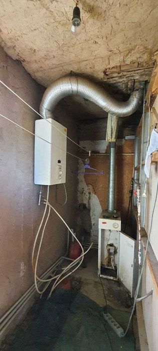 Продам будинок м. Зміїв біля річки!