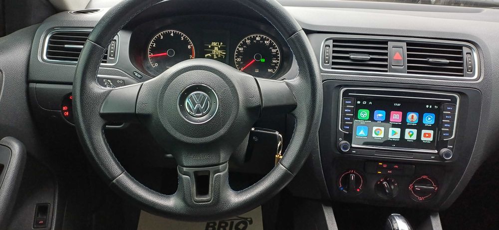 Volkswagen Jetta 2.0 Автомат 2012 року в гарному стані