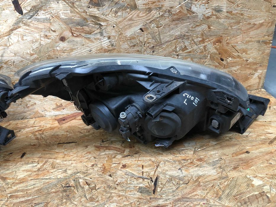 Lampa/reflektor przedni renault clio 3