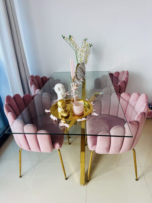 Cadeiras estofadas rosa