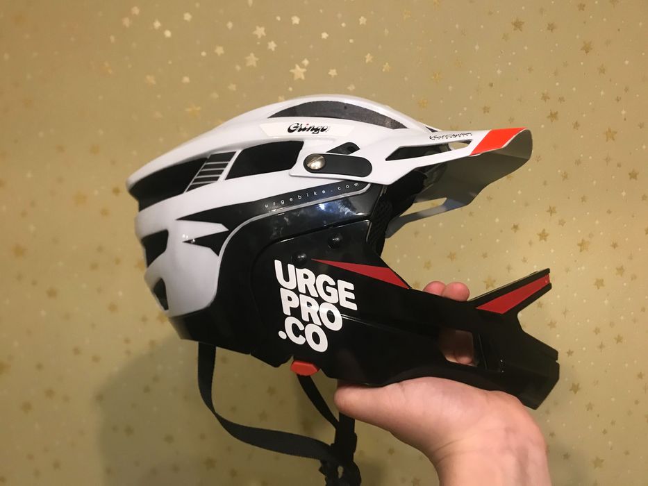 Шолом Urge Gringo de la Pampa біло-чорний