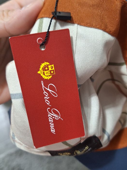 Loro  piana czapka  z  daszkiem