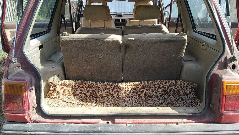 Продаю автомобіль Mitsubishi Space Wagon