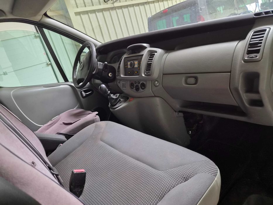 Opel Vivaro- 9-cio osobowy