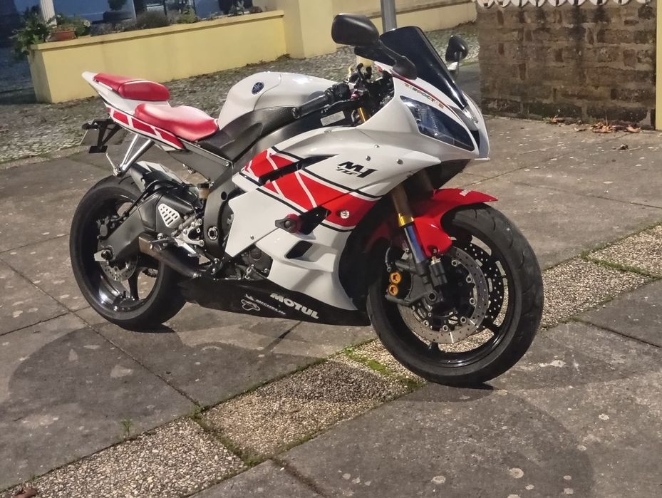 Yamaha R6 em bom estado